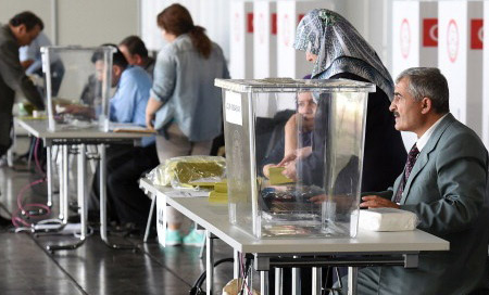Turquía: El AKP sin mayoría absoluta y los kurdos en el Parlamento